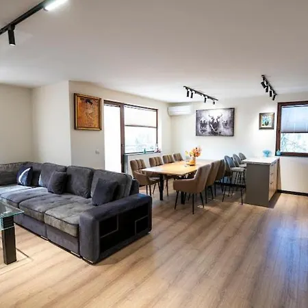 Luxe View I 아파트 팜포로보