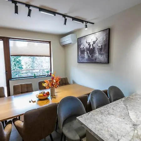 Luxe View I 아파트