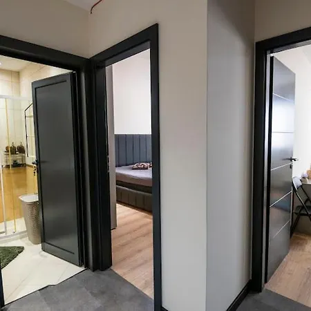 Luxe View I